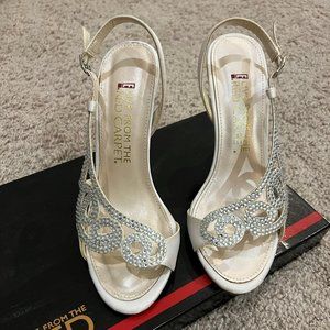 E! Live from the Red Carpet Women's E0014 Silver Metallic Rhinestone shoes 6.5